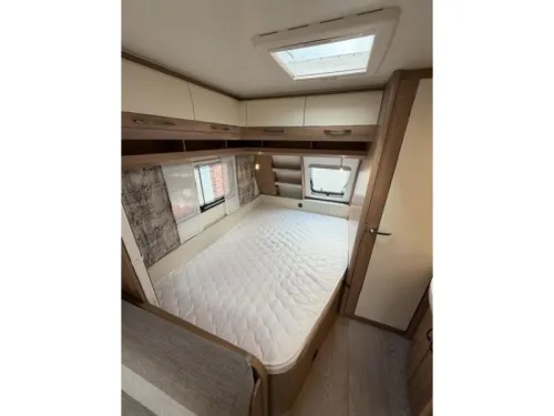 Hobby De Luxe 400 SFE Incl. Mover and Awning photo: 15