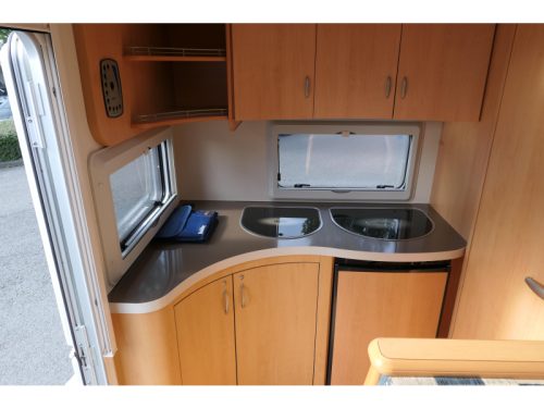 Hobby De Luxe 520 TMF mover, air conditioning and awning photo: 12