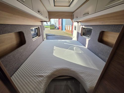 Knaus BoxDrive 680 ME Off Grid, Bom vol Foto: 10