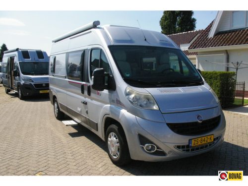 Rapido V56 French bed, 2x Swivel seats