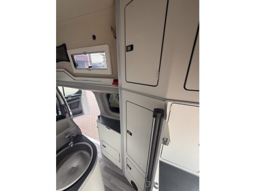 Ford Nugget plus high roof westfalia automatic 170 hp 4 berths air conditioning camera cruise ctr alloy wheels detachable tow bar pdc f/r photo: 17