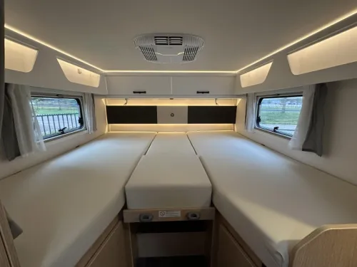 Sunlight T 68 Adventure Edition Roof air conditioning, Oven photo: 18