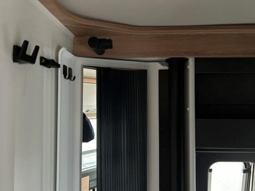 Knaus Boxlife 600ME Platinum Selection with pop-top roof photo: 7