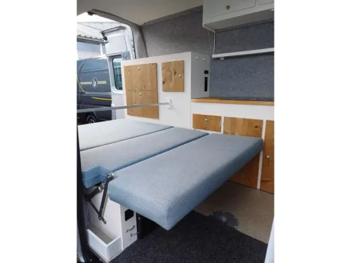 Nissan NV400 photo: 6