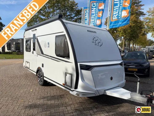 Knaus Sudwind 450 FU Cassette Awning, Screen door