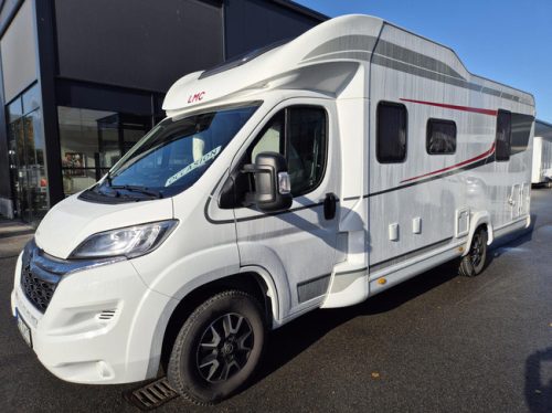 LMC Tourer Lift H 720 Airco, Cruise, Queens Bett + Hubbett Foto: 1