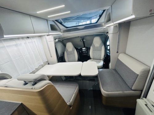 Adria MATRIX 670 SL Axess Lits s&eacute;par&eacute;s, plancher enti&egrave;rement plat, 5 places avec ceinture photo : 11
