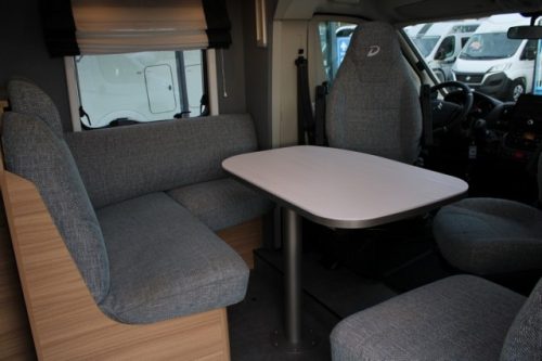 Dethleffs 7052 DBM Just 90 Queenbed + Hubdach ger&auml;umige Garage (94 Foto: 25