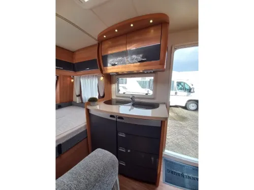 Hobby De Luxe 400 SF voortent-fietsendrager  foto: 9