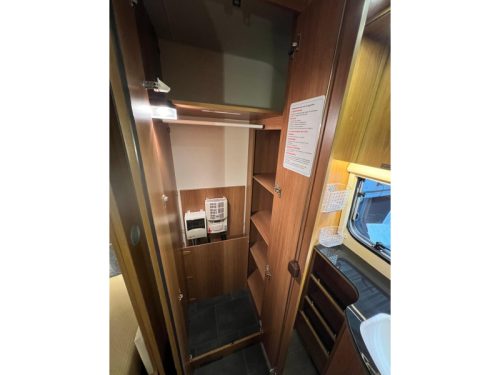 Dethleffs Nomad 520 RET L&auml;ngsbetten, Rangierhilfe, Klimaanlage Foto: 19