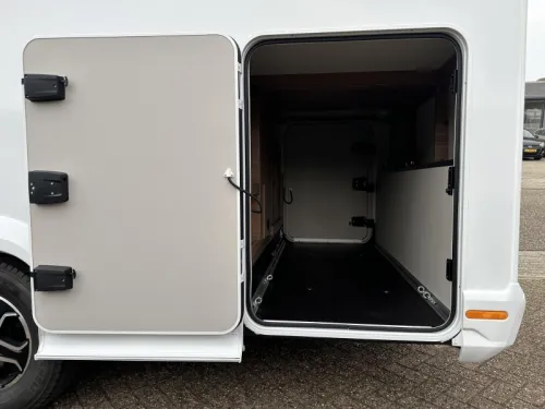 Knaus L!ve I 650 MEG Truma E&G, St&uuml;hle Leder Foto: 13