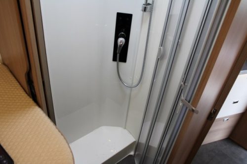 Robust AUTOMATIC 180 hp Malibu I 490 LE by Carthago lift-and single length beds (124 photo: 58
