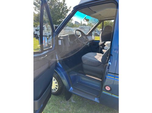 Ford TRANSIT 80D ORIGINAL FACTORY CAMPER VAN 4 SLEEPING PLACES | Towbar | Awning | Inverter photo: 21
