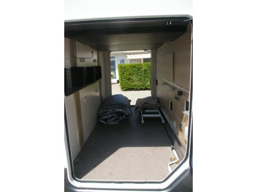 Mobilvetta Kea 90 I Queen bed, Drop-down bed, Garage photo: 5