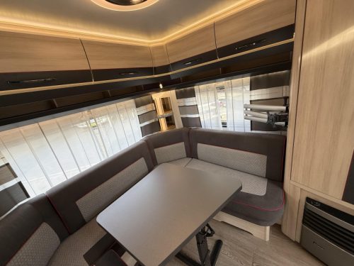 Hobby De Luxe Edition 495 UL 2 BERTHS MOVER AWNING TOP  photo: 14