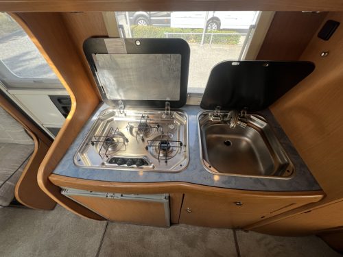 Laika Ecovip 715 SINGLE BEDS+POP-TOP ROOF MOTOR AIR CONDITIONING TOW HITCH photo: 7