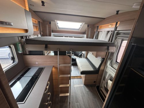 Weinsberg CaraSuite 650 MF AUTOMAAT FH05 5 plazas  foto: 13