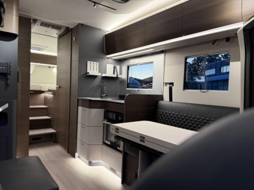 Adria Coral MB Supreme 670 DL Mercedes- L&auml;ngsbetten Foto: 17