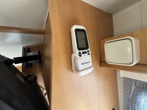 Dethleffs Globetrotter French bed Air conditioning dinette photo: 28