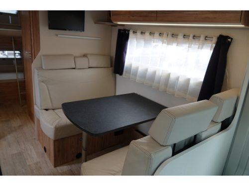 Bavaria T696S 2.3 140Pk | 6-Person | Bicycle rack | Solar panels | Reversing camera photo: 6