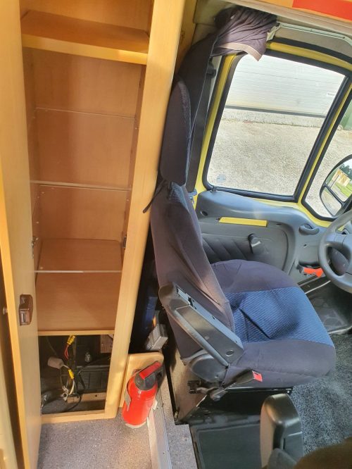 P&ouml;ssl Citroen Jumper 2.8 HDi Wohnmobil | OFFGRID | 4 Sitzpl&auml;tze im Fahrzeugschein Foto: 22
