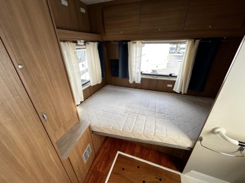 Elnagh M200 CPT Wheelchair Motorhome with lift photo: 12