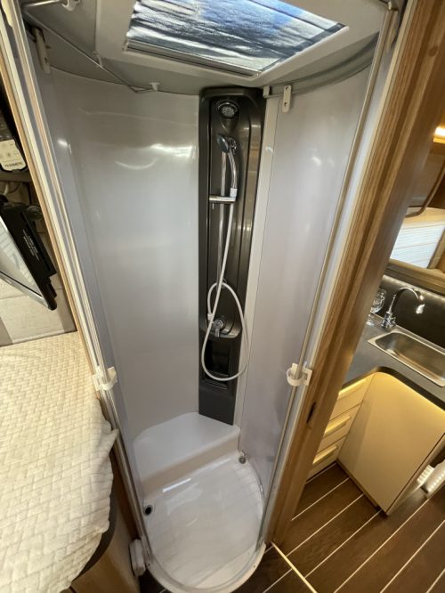 Knaus Sky Wave 60 Years SINGLE BEDS 9-SPEED AUTOMATIC photo: 10