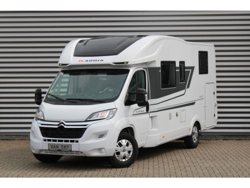Adria Coral 600 SL 140PS L&auml;ngsbetten Garage Foto: 1