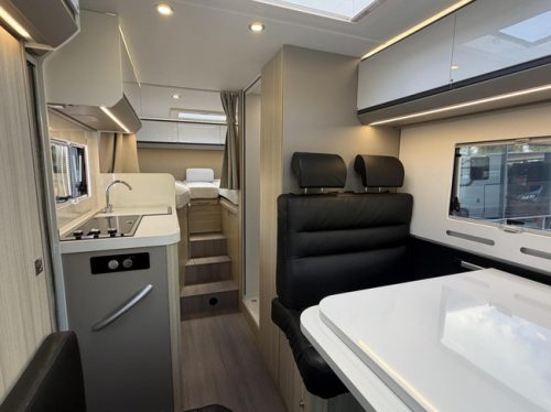 Adria Compact SL Supreme 9T-Automaat 180PK Enkele Bedden Leer Luifel Foto: 11