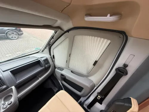Knaus Sun Ti 650 Top Layout AC 80000 km photo: 9