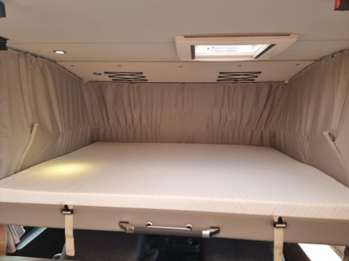 Weinsberg CaraCore 650 MF Automaat | Franz&ouml;sisches Bett Foto: 11