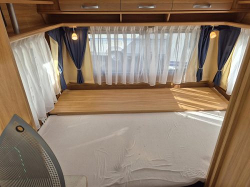 Dethleffs 430 DB Fixed bed, mover, Awning with extension Bovag photo: 16