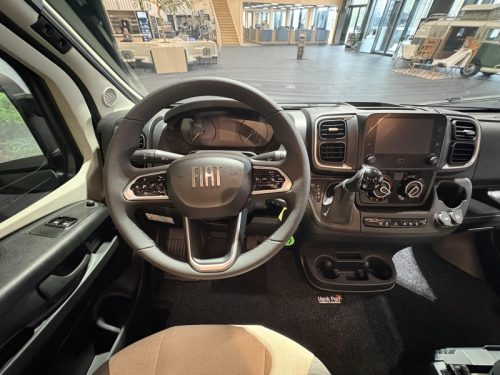 Weinsberg CaraCompact Pepper 600 MF Automatik / Combi E Foto: 10