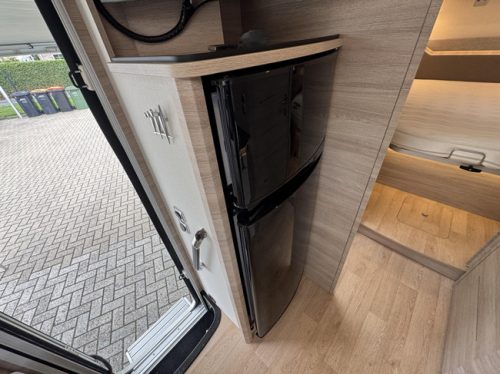 RAPIDO 896 F Automatik - Queensize-Bett Foto: 23