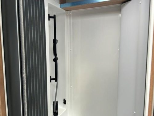 Knaus L!ve Wave 650 MEG BLACK SELECTION Foto: 11