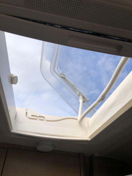 Hymer Yellowstone 649 SINGLE BEDS photo: 25