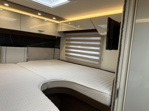 B&uuml;rstner Elegance 910 G E&P Mercedes ALDE Airco  photo: 19