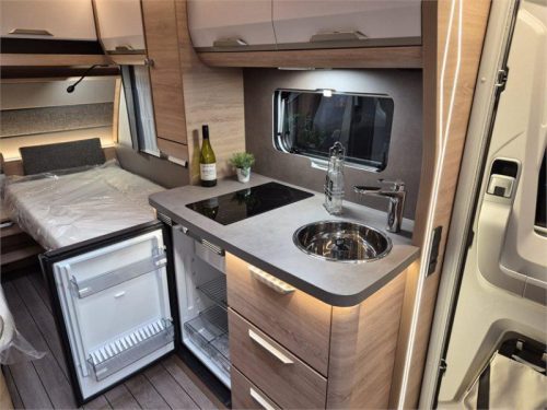 Knaus Sudwind Black Selection 460 EU Red Edition Foto: 5