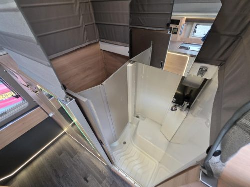Knaus Tourer CUVision 500 LT Automaat dakairco ch94  Foto: 10