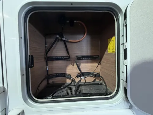 Knaus Van TI 650 MEG Automaat / Levelsysteem  Foto: 16