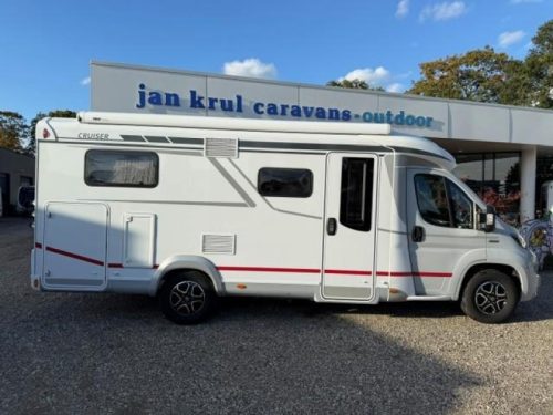 LMC Cruiser T 662 T young used photo: 1