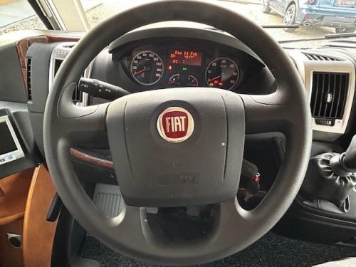 Carthago C-TOURER I 142QB | As good as new | 5,000km| Drop-down bed photo: 8