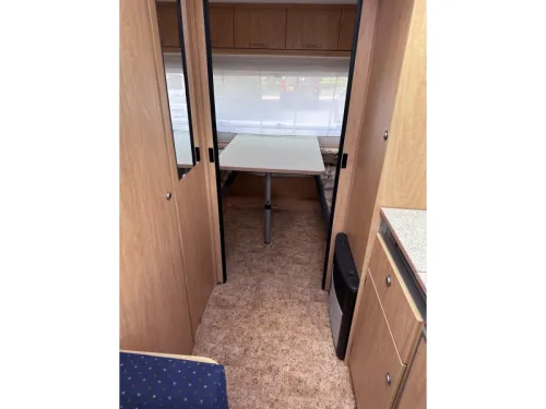 B&uuml;rstner Ventana Avantgarde 430 TN mit neuem Vorzelt Foto: 12