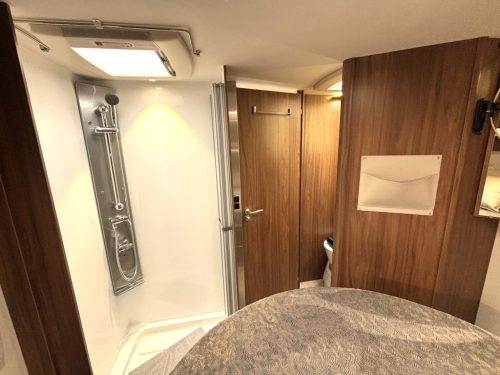Pilote Sensation 700 P QUEENSBED 6.99M XXL GARAGE CONSTRUCT photo: 10