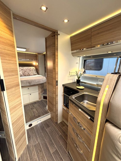 Adria Coral Platinum S 690 SC CAMA QUEEN SUSPENSI&Oacute;N NEUM&Aacute;TICA ALKO foto: 10