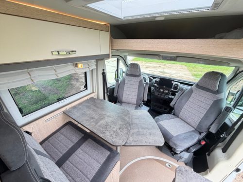 P&ouml;ssl Summit 640 180 PS AUTOMAAT / Wandler 1500W / Hauptschalter / CARPLAY / TV Foto: 19