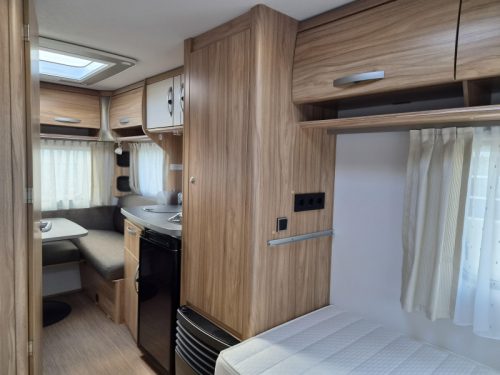 Eriba Nova Light 470 Single beds - Awning  photo: 11