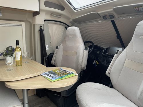 LMC Innovan 600 panoramic roof photo: 10
