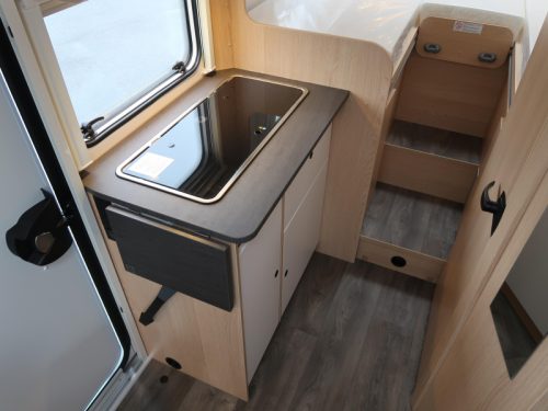 Sunlight V67S Adventure TALL FRIDGE/ 2X1 BED!! photo: 8