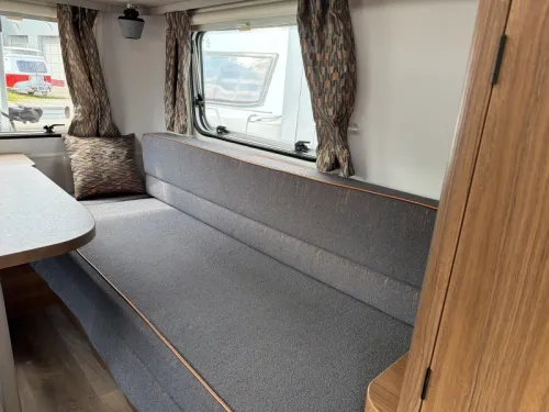 Eriba Touring 420 Legend mover awning photo: 4